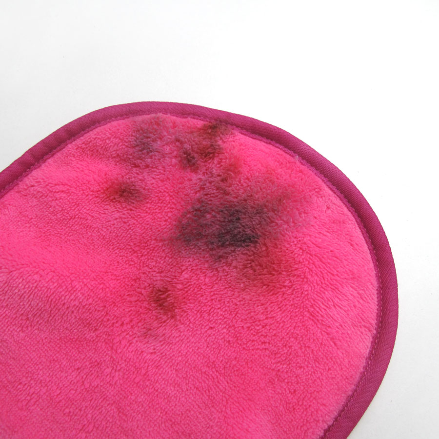 Cliomakeup-quanto-sono-sporchi-i-pennelli-panno-sporco