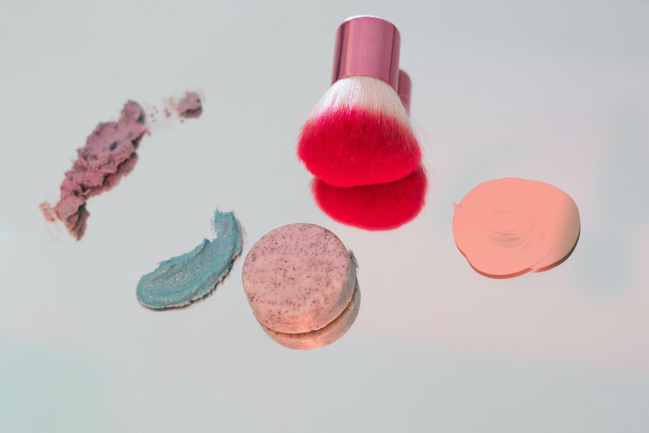 Cliomakeup-quanto-sono-sporchi-i-pennelli-trucchi-sporchi
