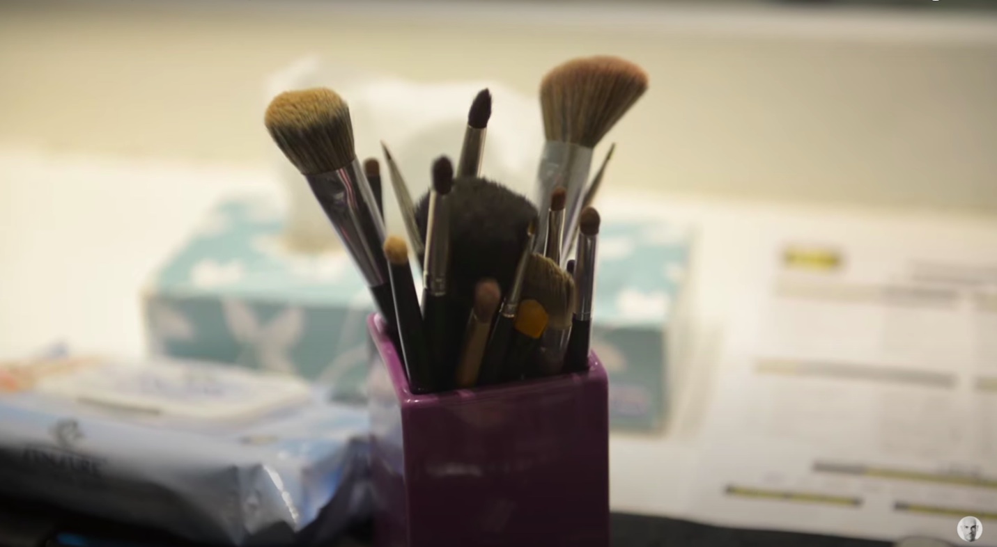 Cliomakeup-quanto-sono-sporchi-i-pennelli-video