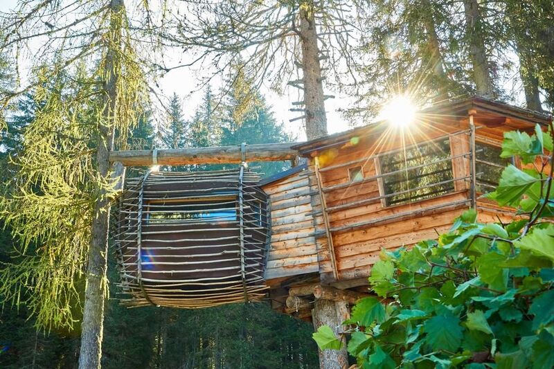 cliomakeup-glamping-in-italia-caravan-park-sexten