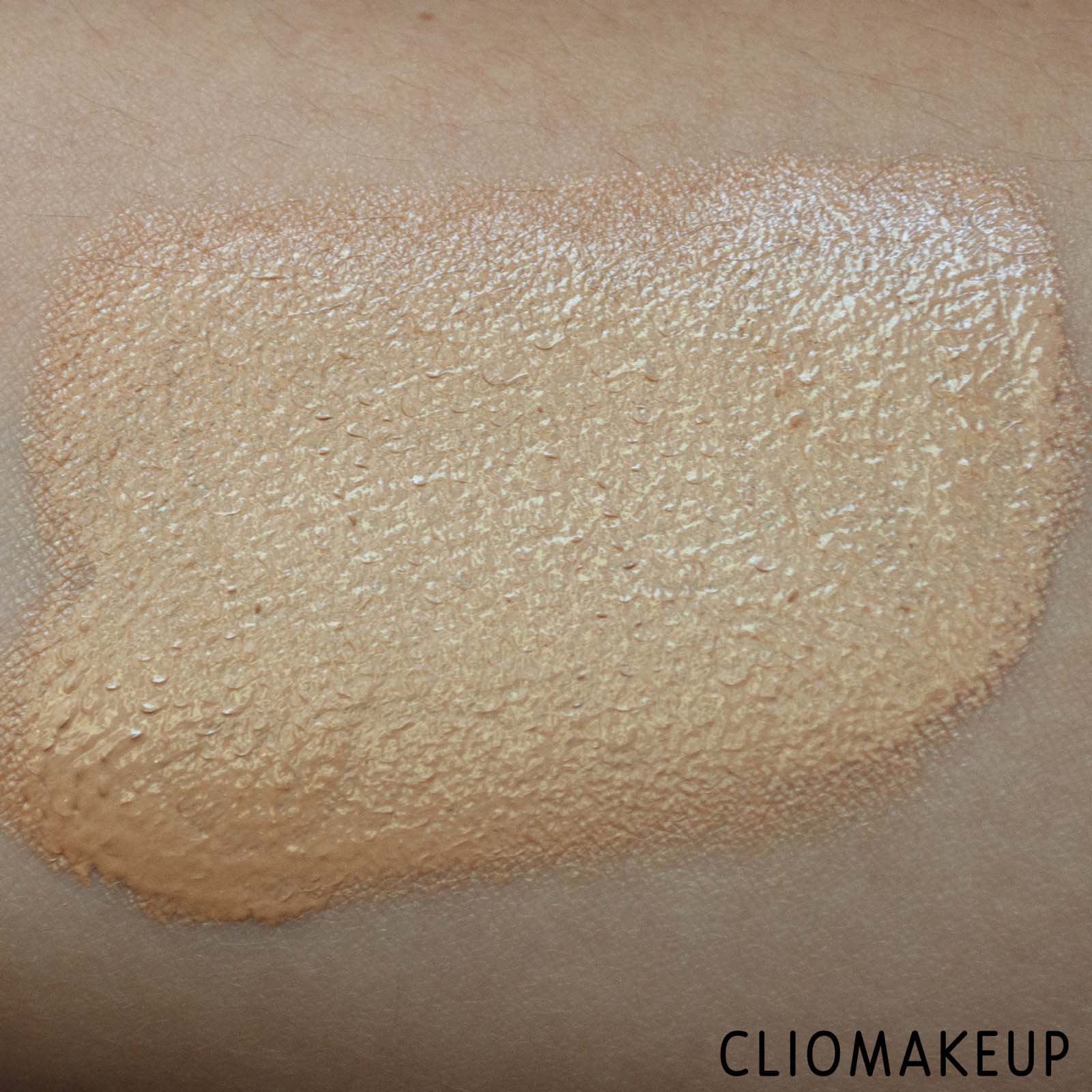 cliomakeup-recensione-fondotinta-huda-beauty-glowish-multidew-skin-tint-8
