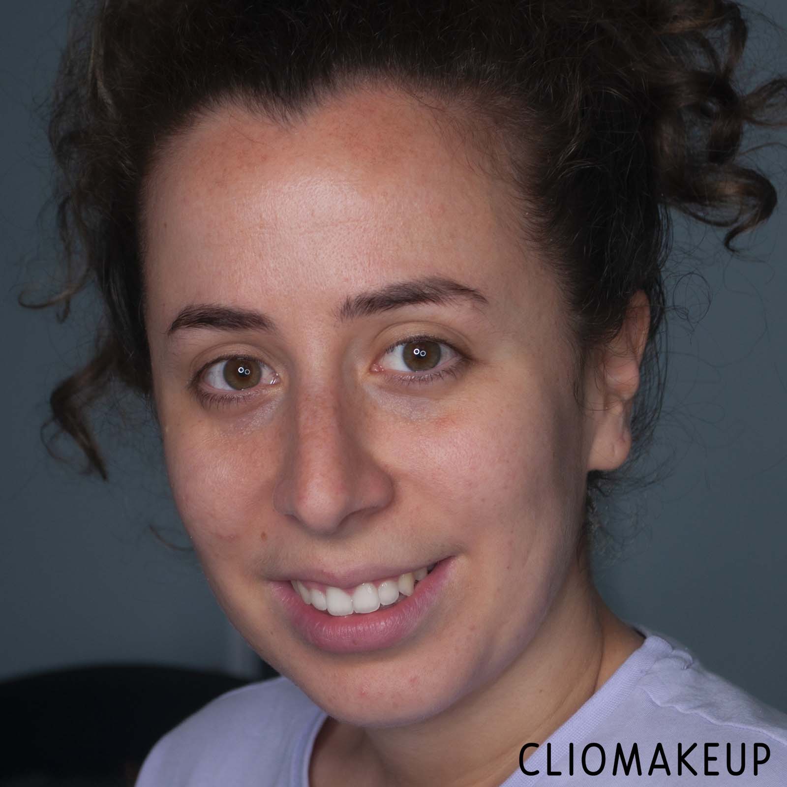 cliomakeup-recensione-fondotinta-rare-beauty-liquid-touch-weightless-foundation-11