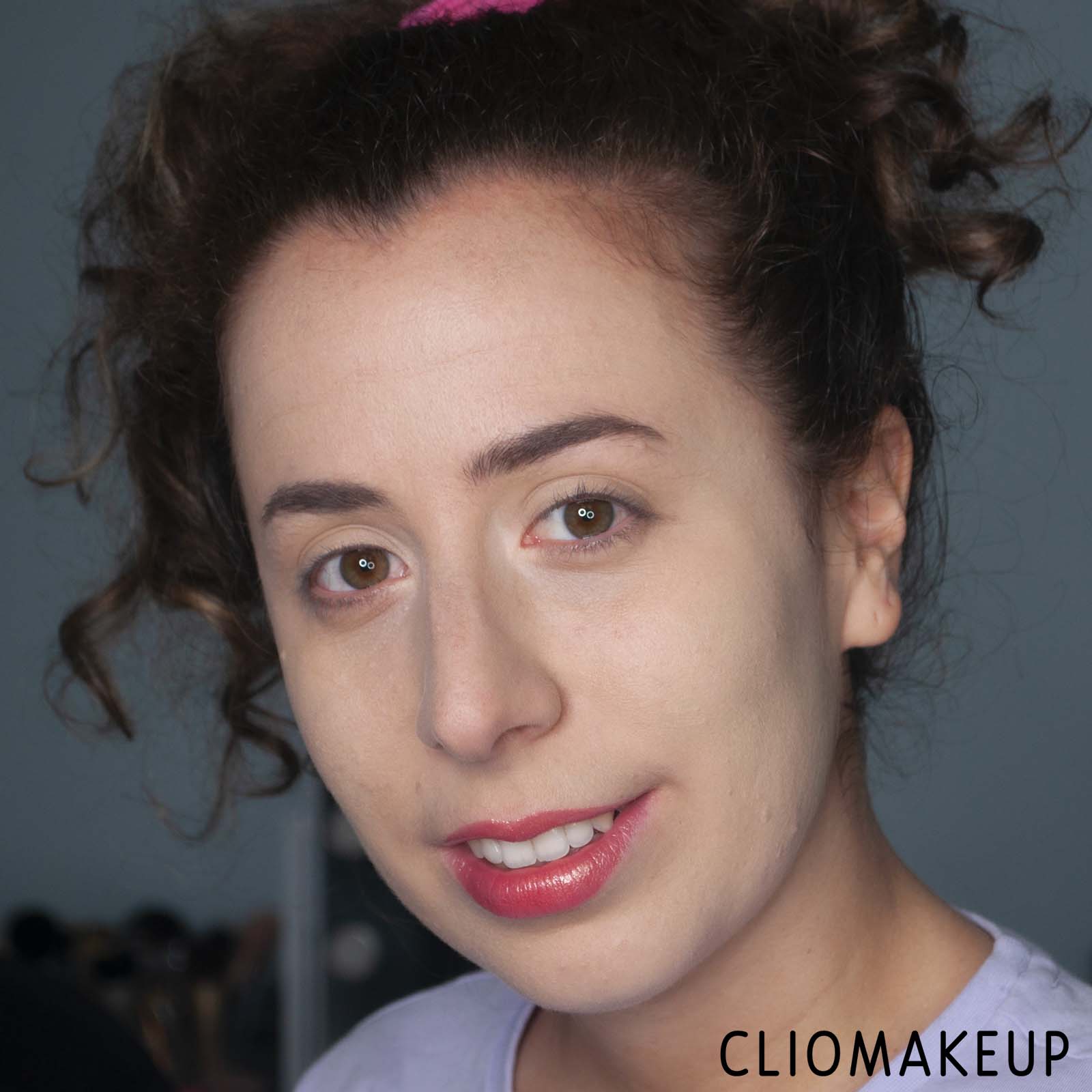 cliomakeup-recensione-fondotinta-rare-beauty-liquid-touch-weightless-foundation-13