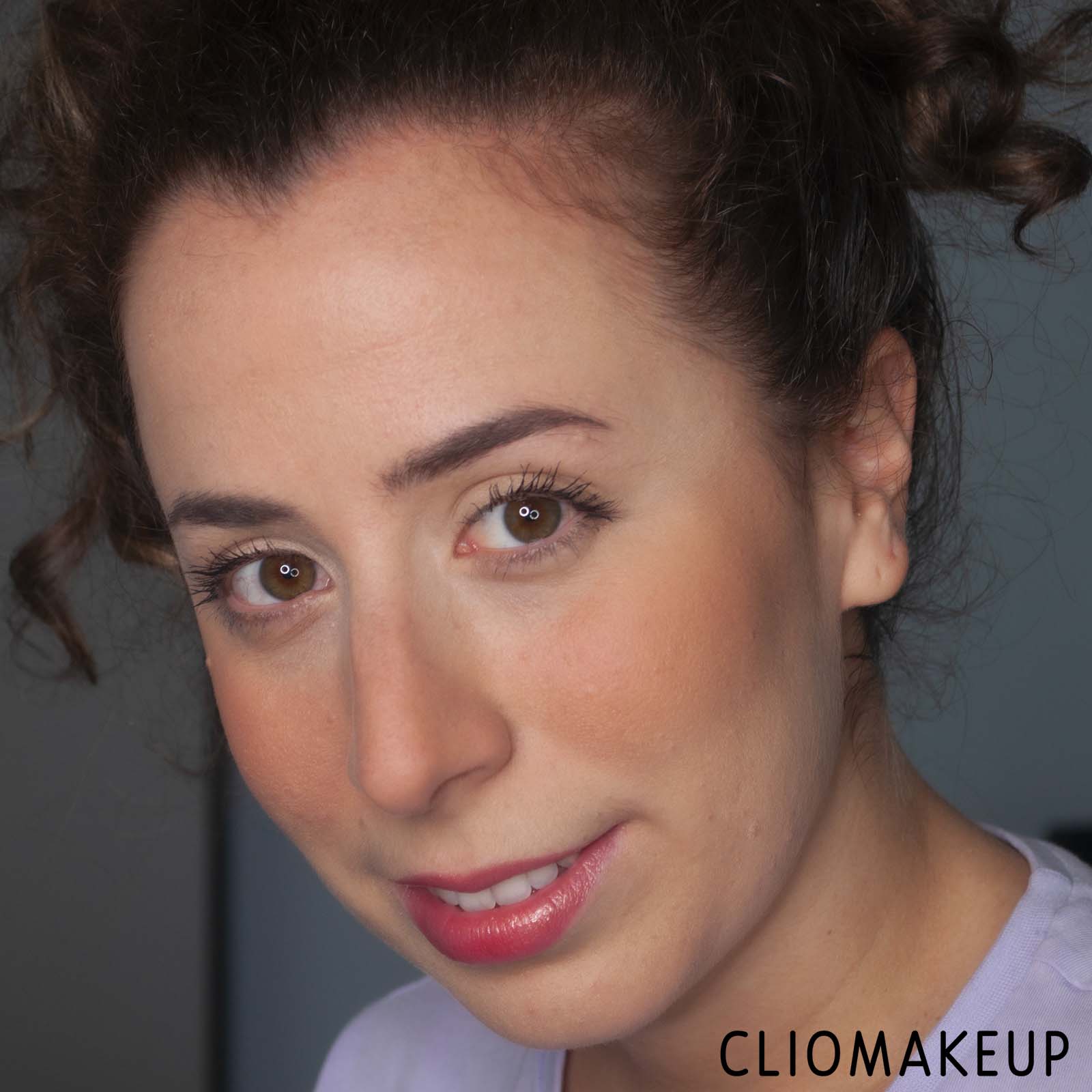 cliomakeup-recensione-fondotinta-rare-beauty-liquid-touch-weightless-foundation-15