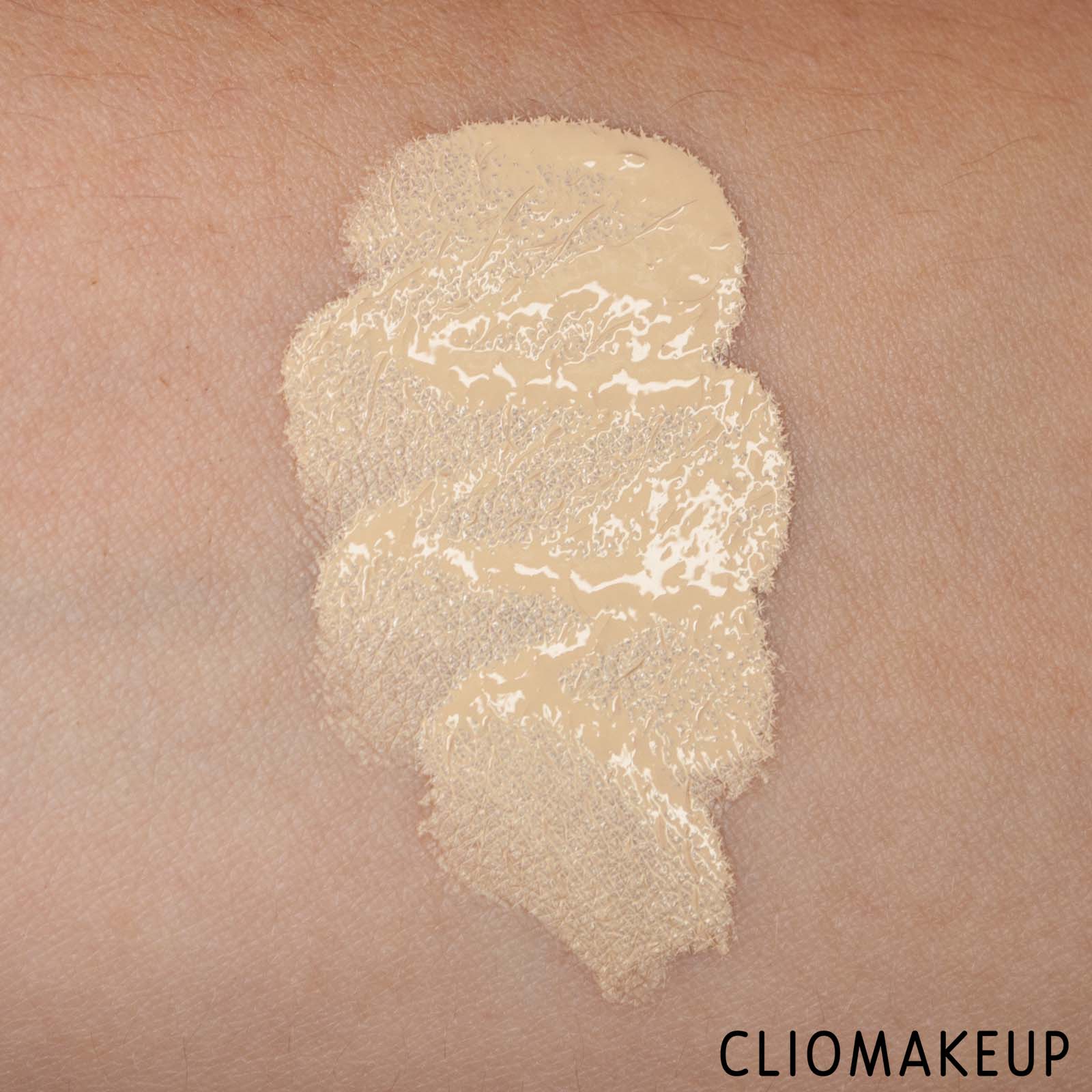 cliomakeup-recensione-fondotinta-rare-beauty-liquid-touch-weightless-foundation-7