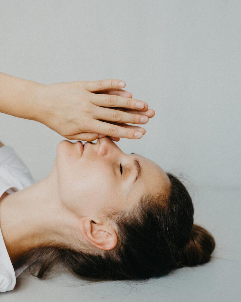 cliomakeup-yoga-per-il-viso-mantenimento-posizione