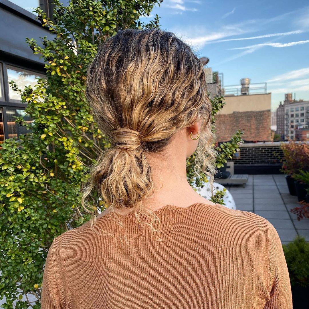 Climakeup-cord-knot-bun-erickinvisible