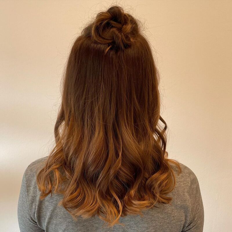 cliomakeup-acconciature-da-spiaggia-half-bun