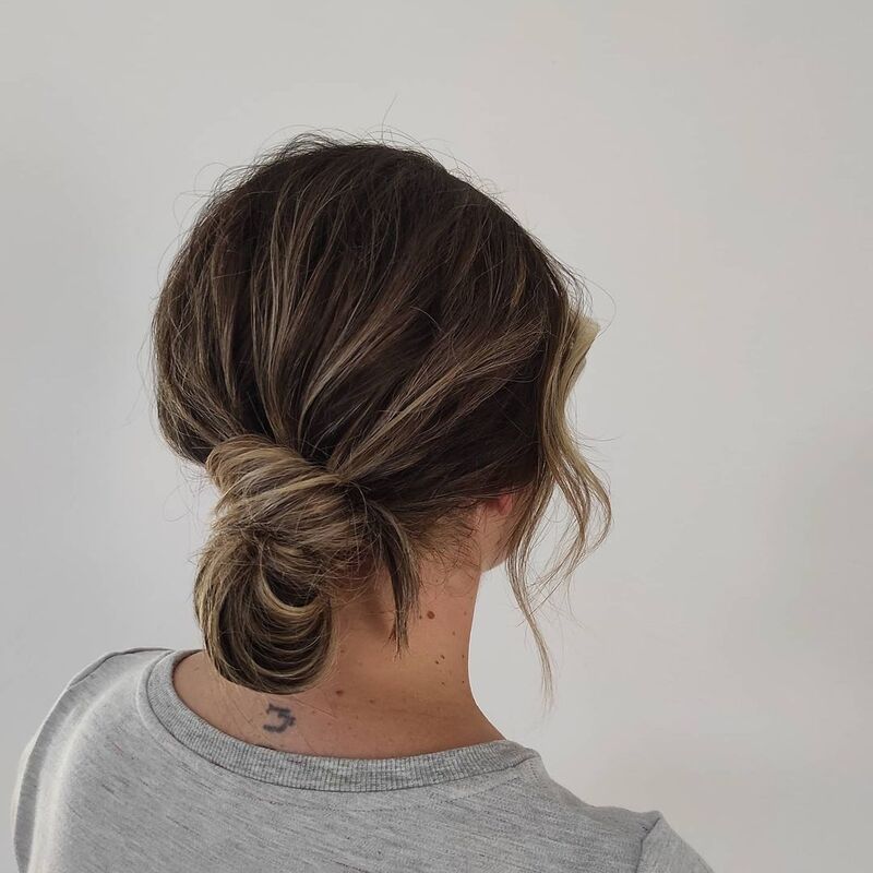 cliomakeup-acconciature-da-spiaggia-messy-bun