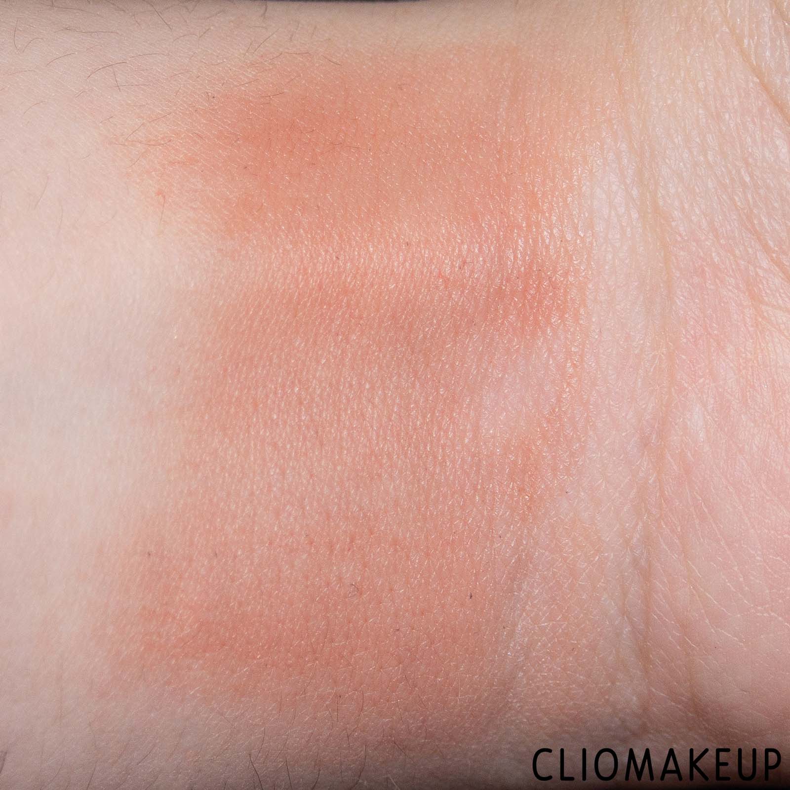 cliomakeup-recensione-blush-ilia-multi-stick-stick-multiuso-9