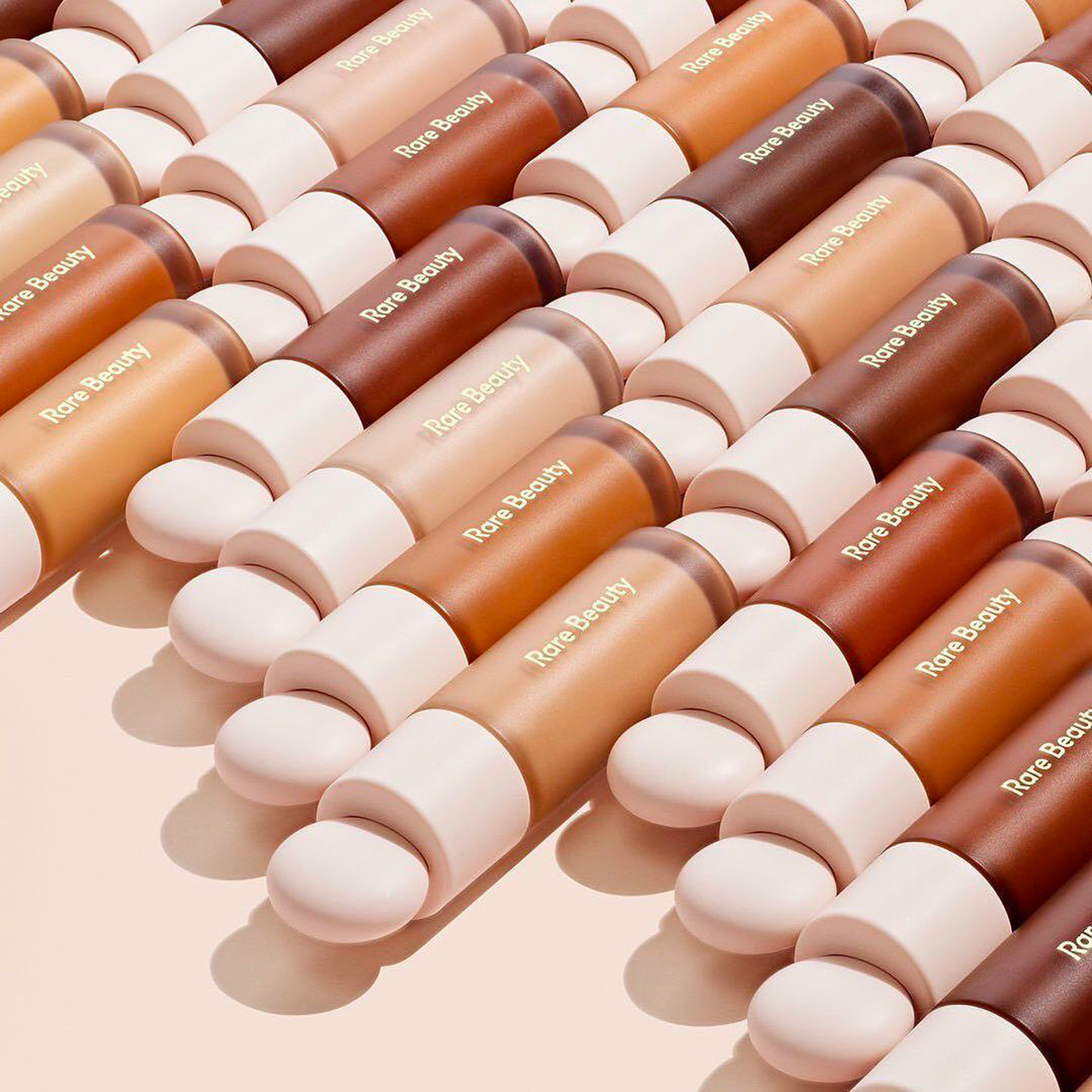 cliomakeup-recensione-correttore-rare-beauty-liquid-touch-brightening-concealer-3