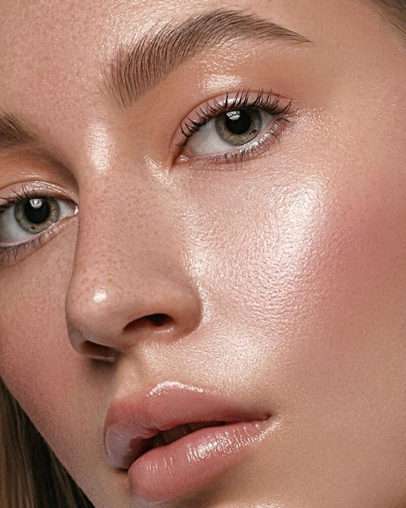 cliomakeup-trucco-notte-san-lorenzo-2021-base-glowy