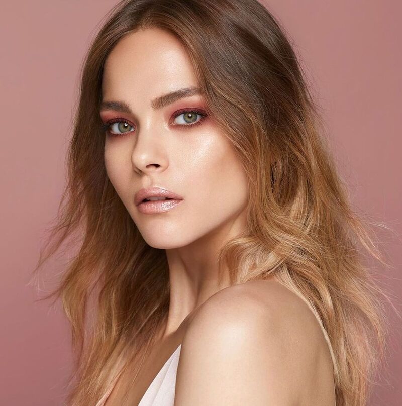 cliomakeup-trucco-notte-san-lorenzo-2021-base-luminosa
