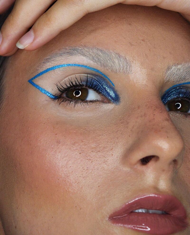 cliomakeup-trucco-notte-san-lorenzo-2021-eyeliner-grafico
