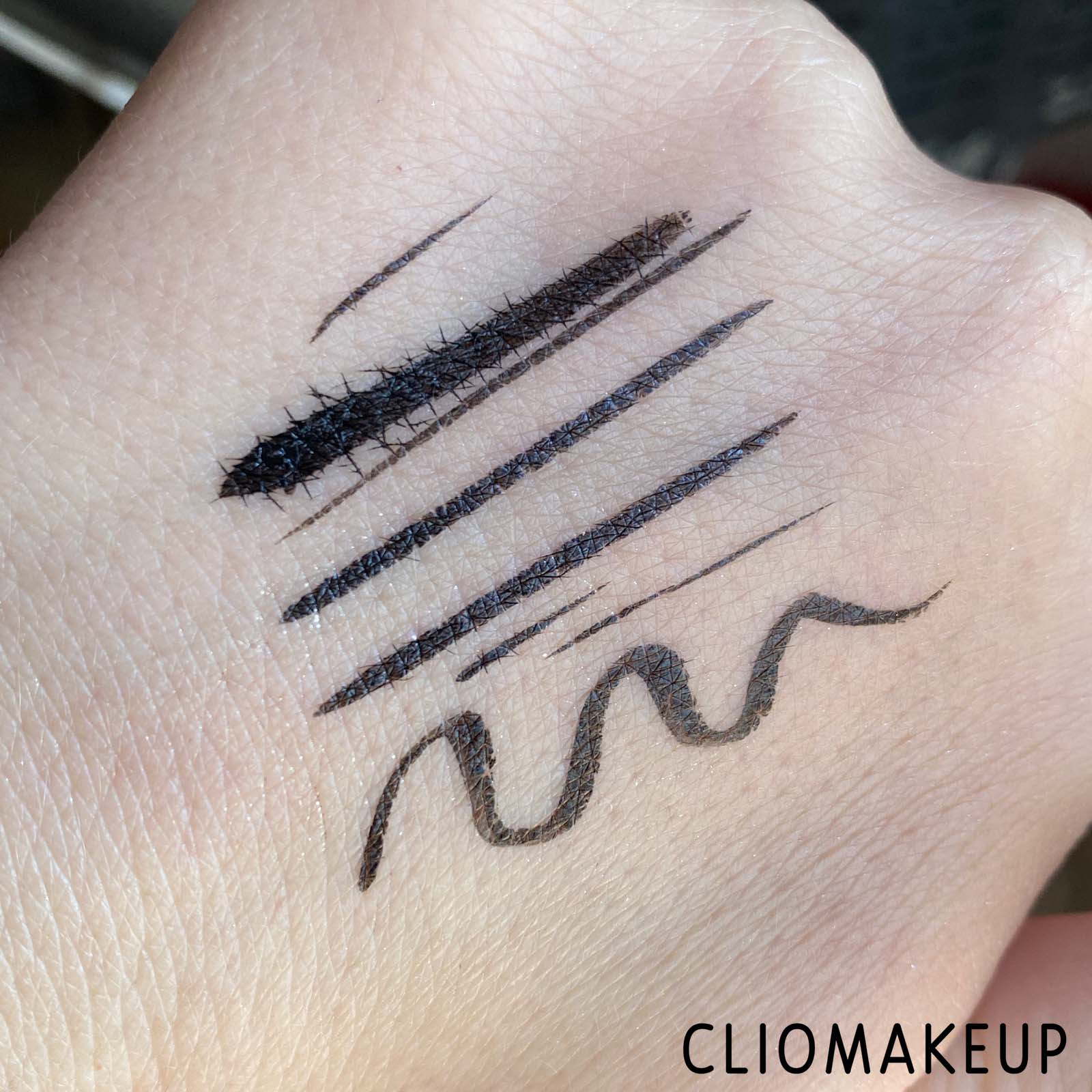 Cliomakeup-Recensione-Eyeliner-Natasha-Denona-Macro-Blade-Liquid-Liner-6