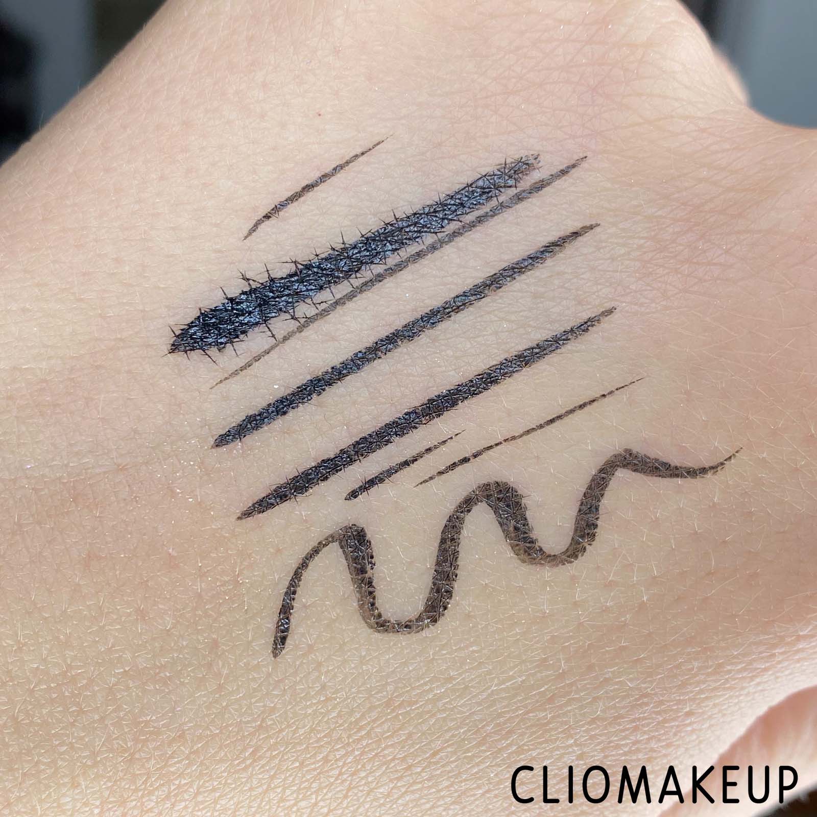 Cliomakeup-Recensione-Eyeliner-Natasha-Denona-Macro-Blade-Liquid-Liner-7