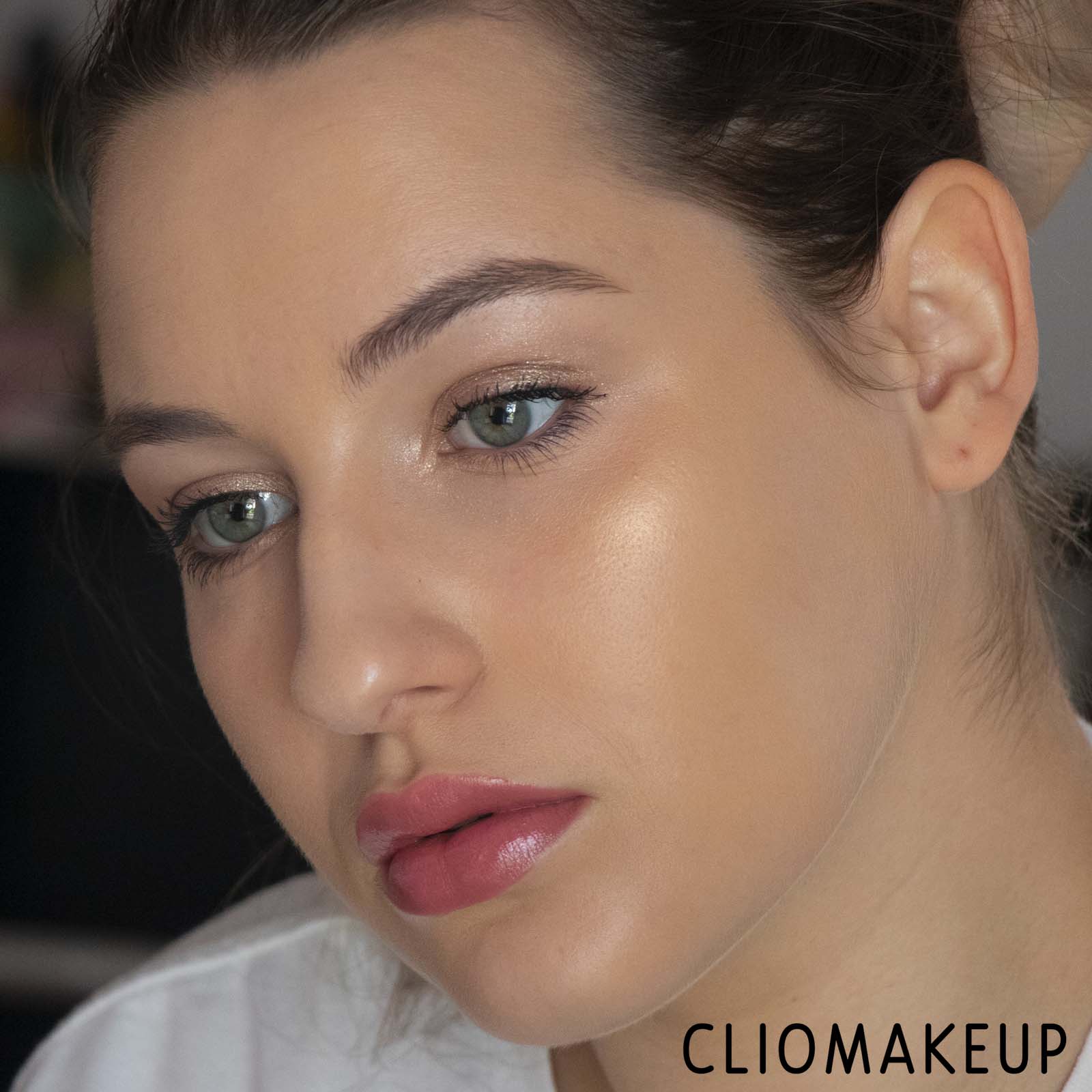 Cliomakeup-Recensione-Fondotinta-Naj-Oleari-Sunlight-Flawless-Foundation-Fondotinta-Luminoso-14