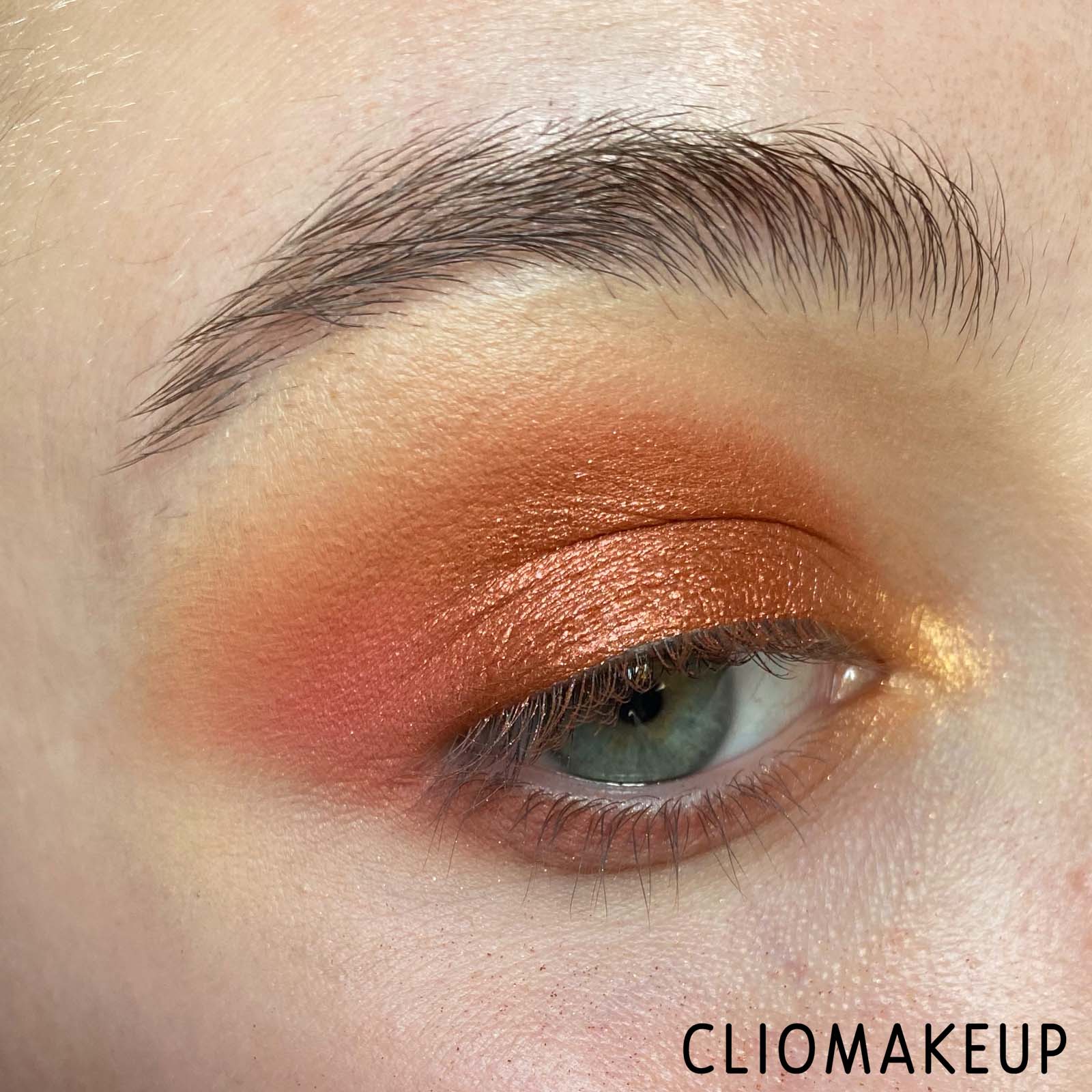 Cliomakeup-Recensione-Palette-Huda-Beauty-Wild-Chameleon-Eyeshadow-Palette-10