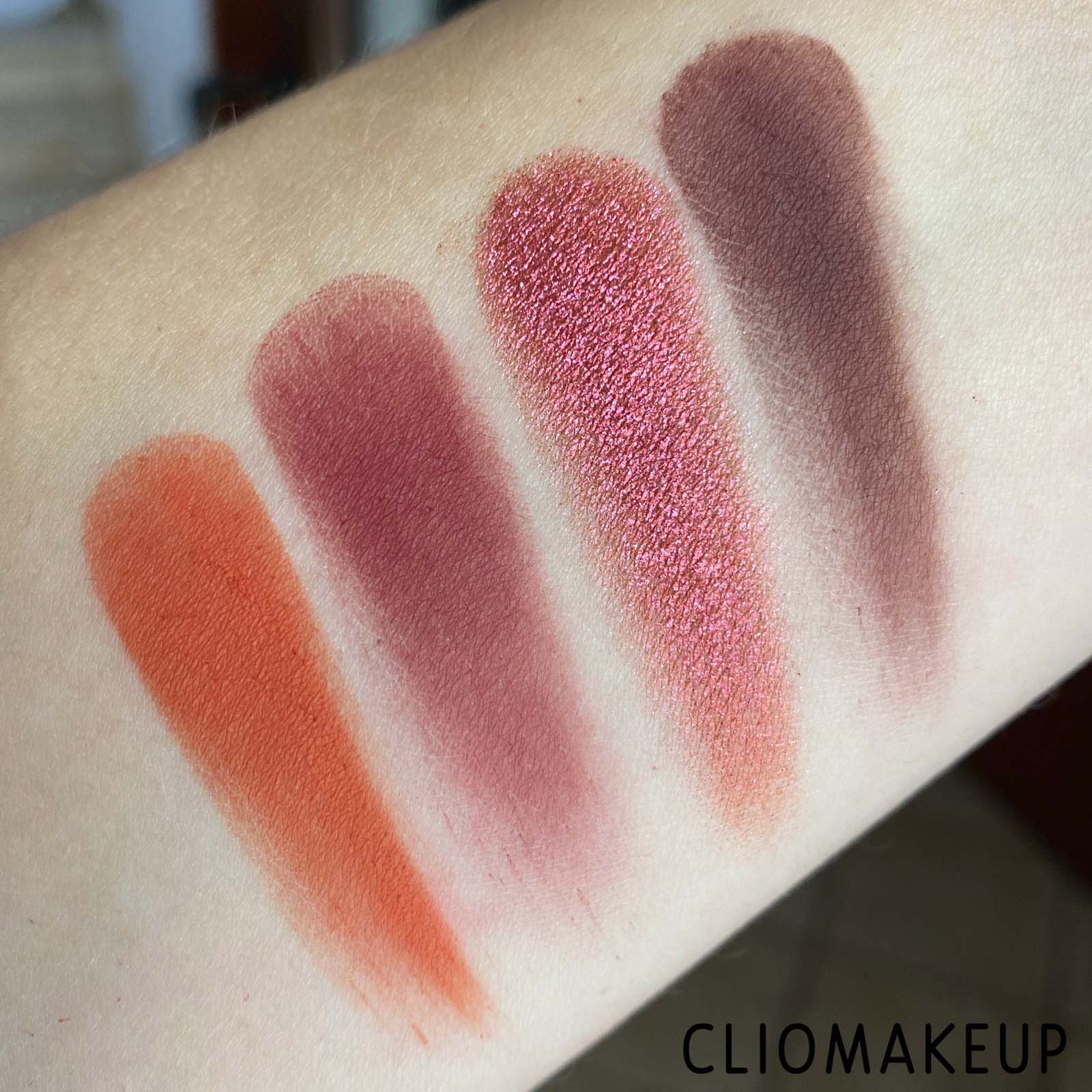 Cliomakeup-Recensione-Palette-Huda-Beauty-Wild-Chameleon-Eyeshadow-Palette-6