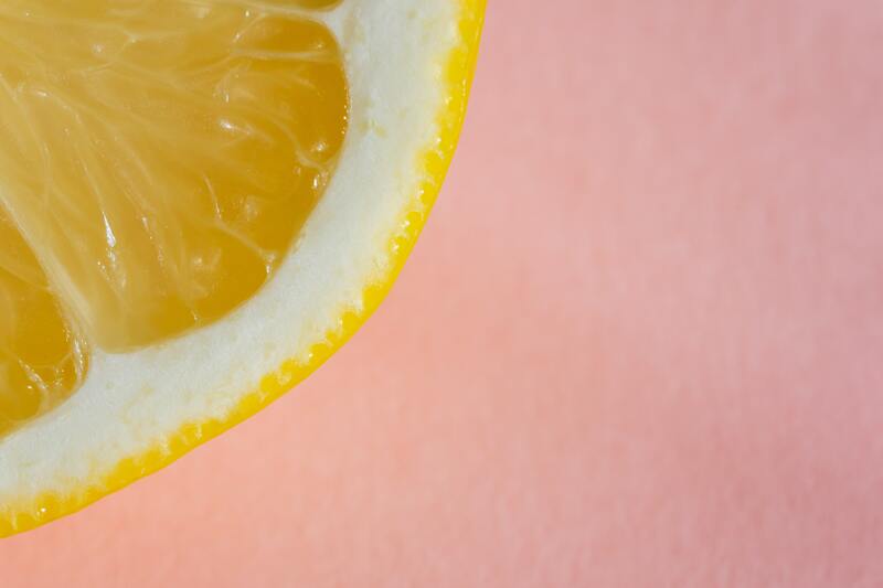 cliomakeup-curare-capelli-decolorati-limone