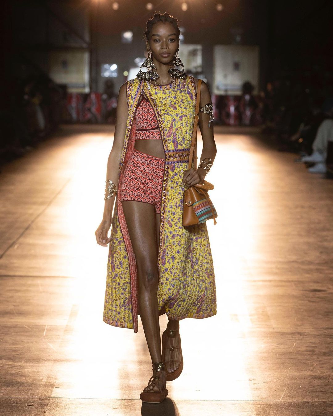 cliomakeup-milano-fashion-week-primavera-estate-2022-13-etro
