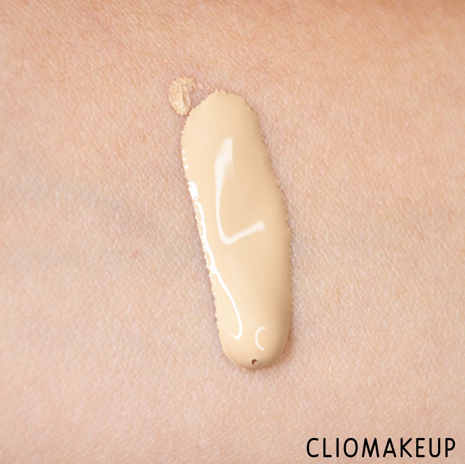 cliomakeup-recensione-fondotinta-essence-fresh-e-fit-foundation-vegan-7