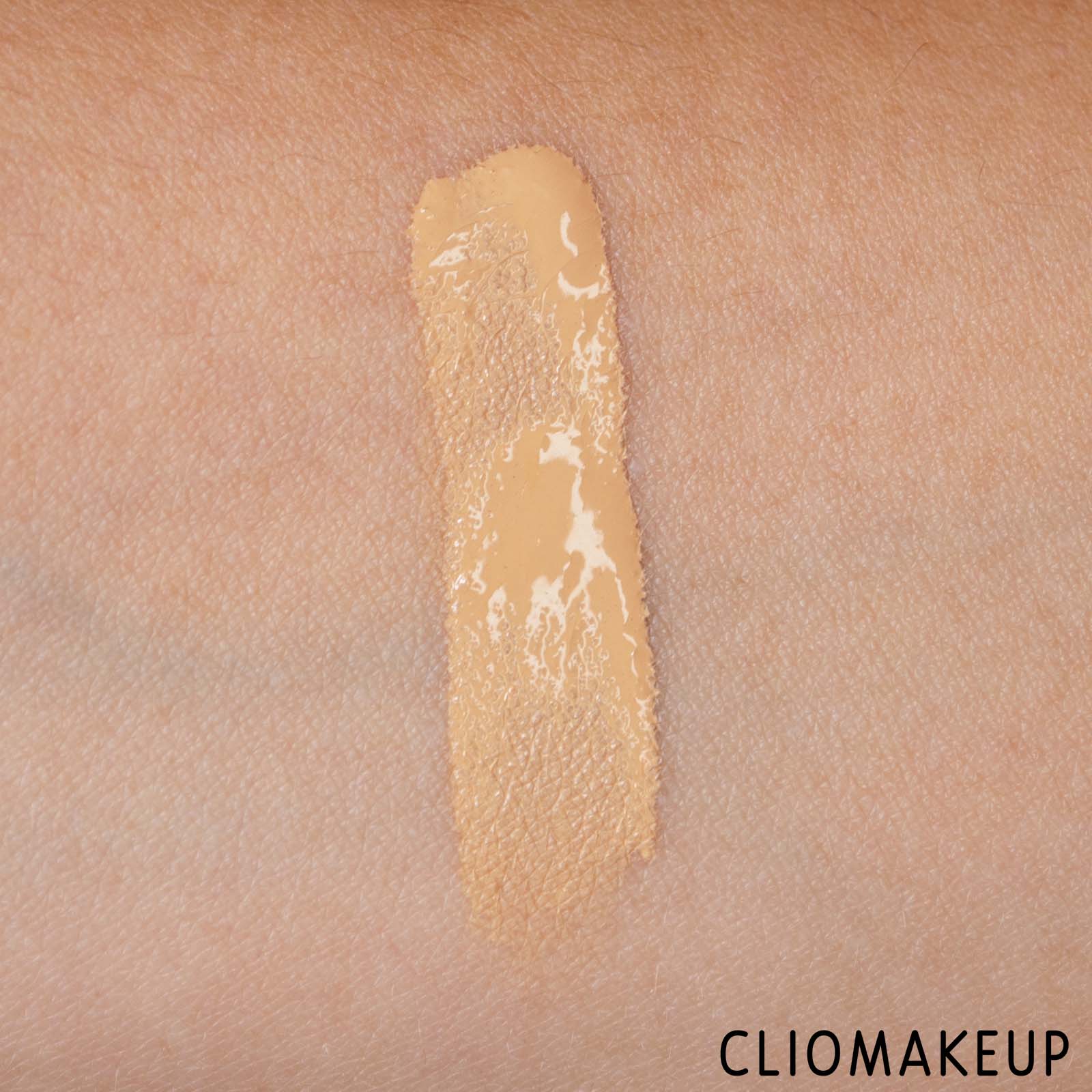 cliomakeup-recensione-fondotinta-kiko-charming-escape-hydrating-serum-foundation-7