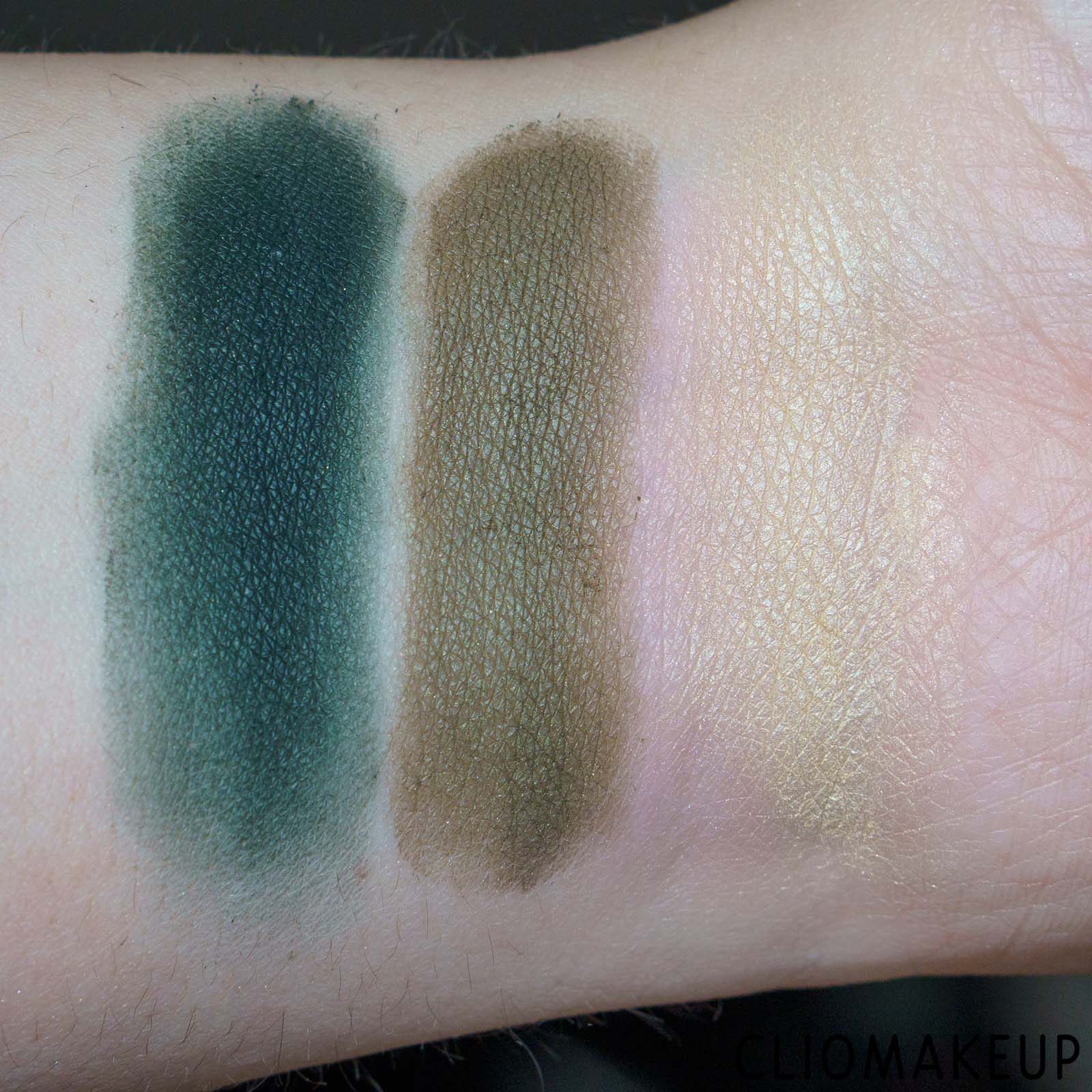 cliomakeup-recensione-palette-essence-dancing-green-eyeshadow-palette-7
