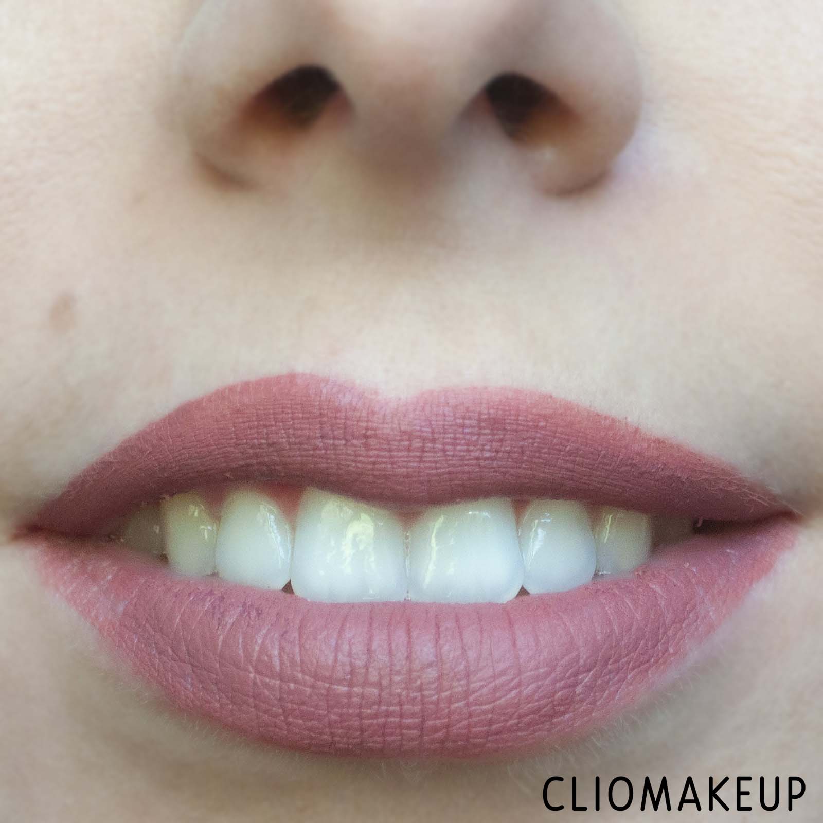 cliomakeup-recensione-rossetti-nyx-lingerie-xxl-matte-liquid-lipstick-10