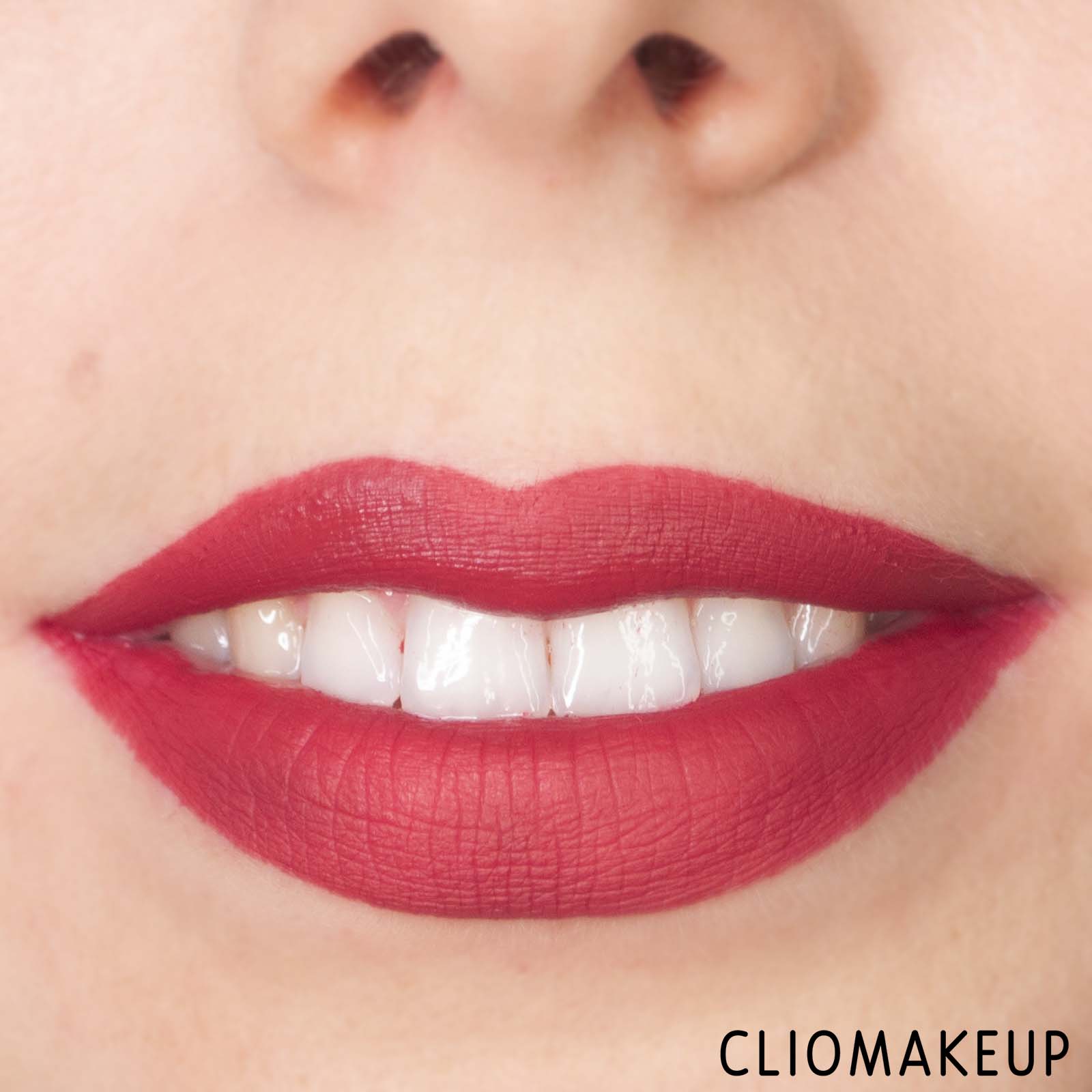 cliomakeup-recensione-rossetti-nyx-lingerie-xxl-matte-liquid-lipstick-13