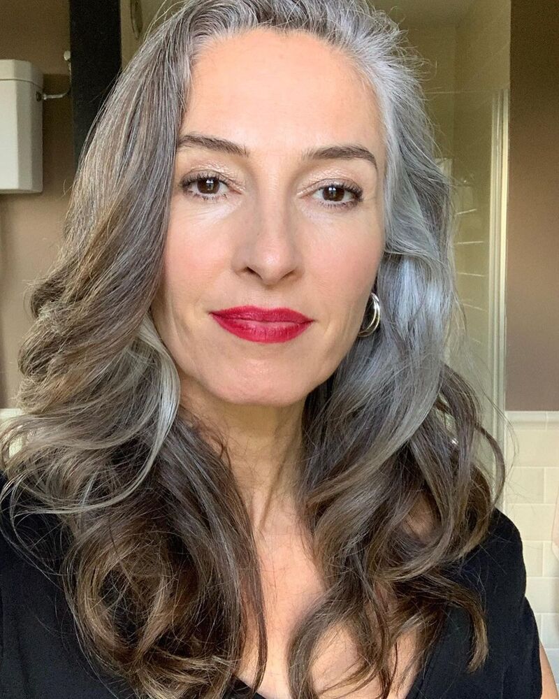 cliomakeup-trucco-capelli-grigi-labbra