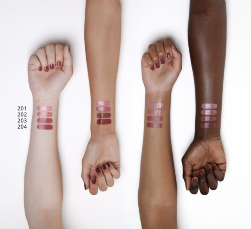 cliomakeup-essence-autunno-inverno-2021-2022-rossetto-cool-collagen-swatch