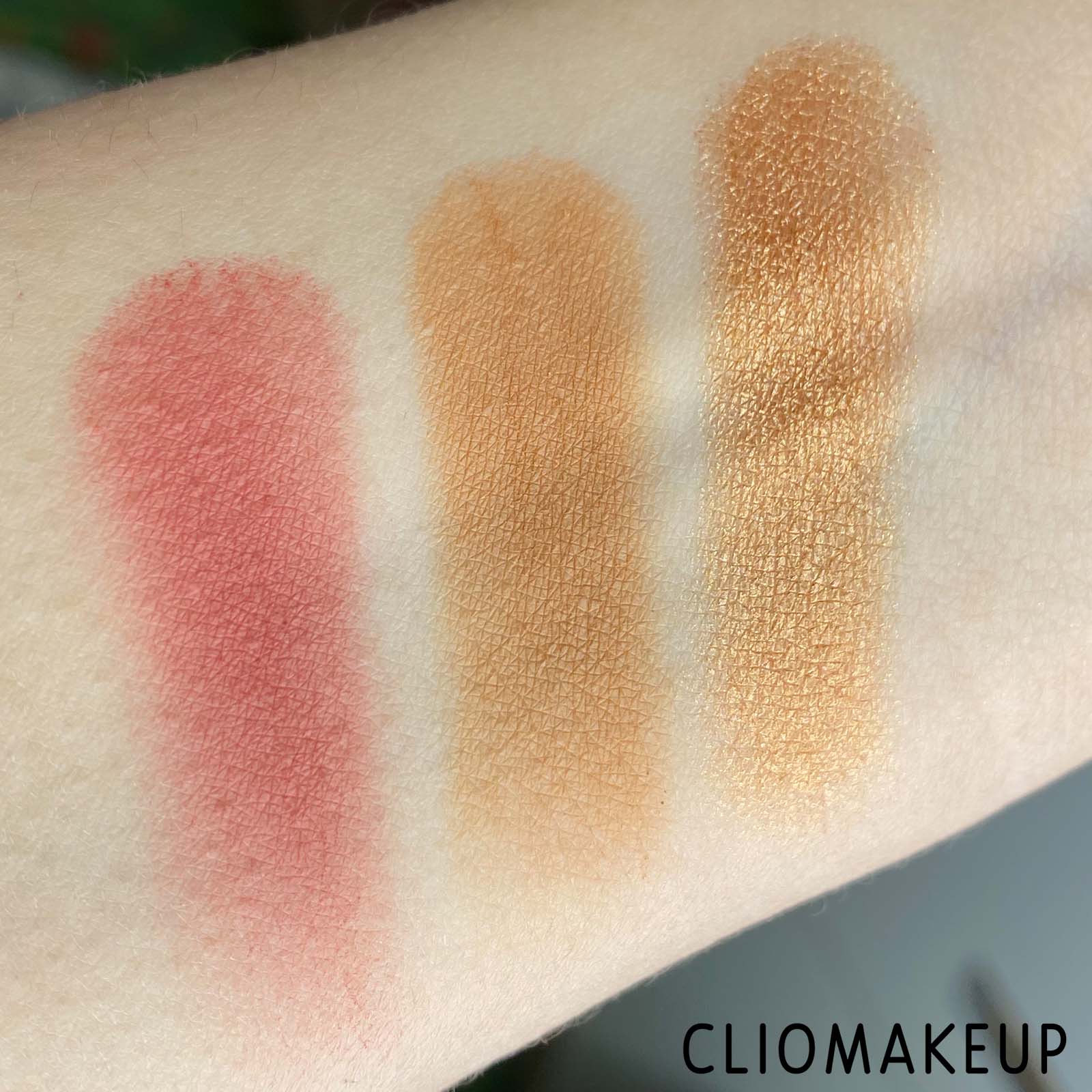 Cliomakeup-Recensione-Palette-Revolution-Pro-Glam-Mood-Party-Time-Eyeshadow-Palette-7
