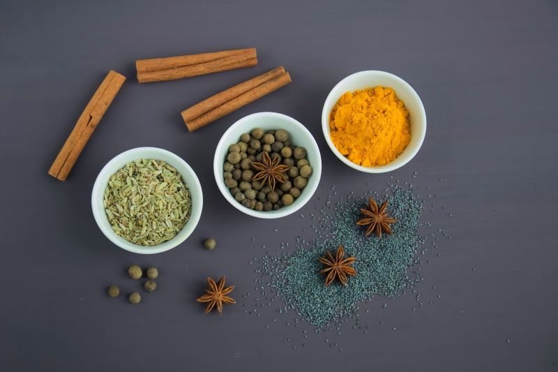 Cliomakeup-spezie-ed-erbe-aromatiche-3-alimentazione