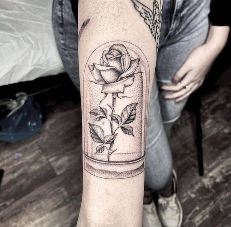 cliomakeup-tatuaggi-braccio-rosa