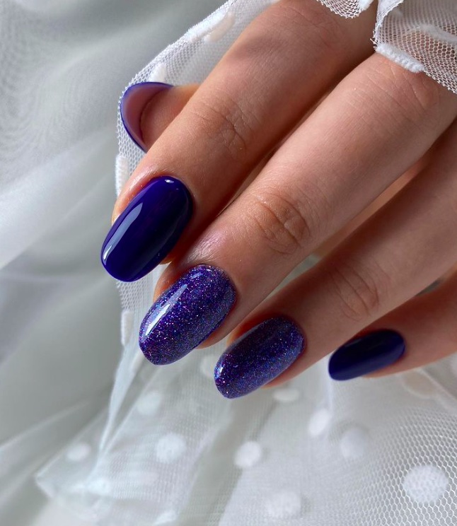 Cliomakeup-unghie-blu-zaffiro-manicure