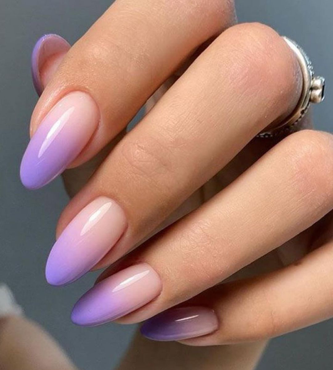 Cliomakeup-unghie-pantone-2022-very-peri-baby-boomer