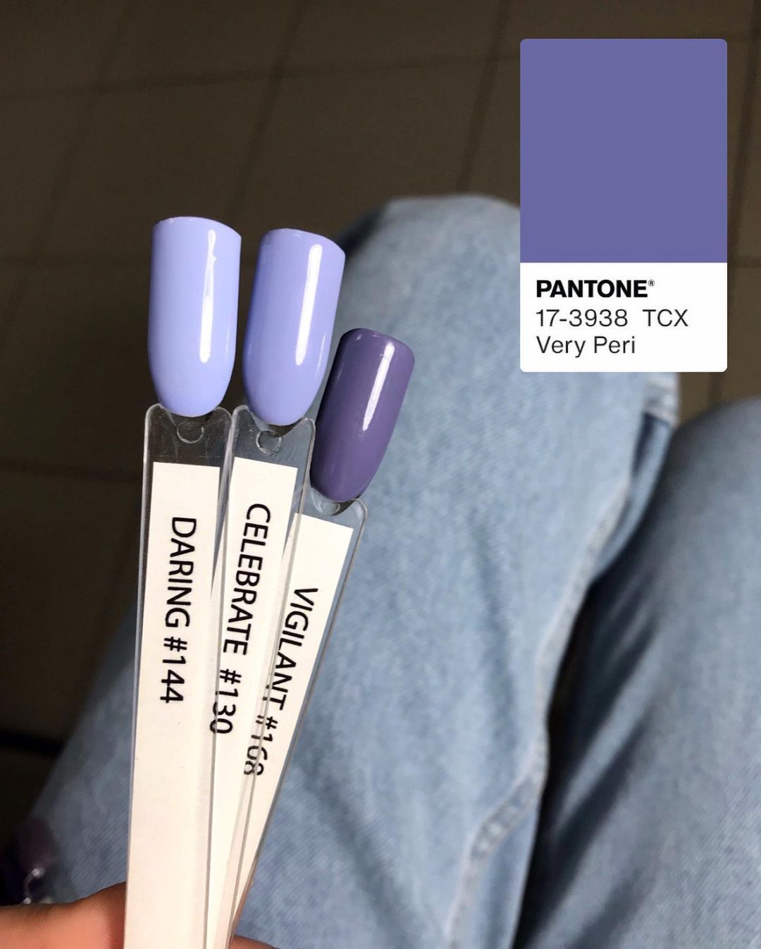 Cliomakeup-unghie-pantone-2022-very-peri-smalti