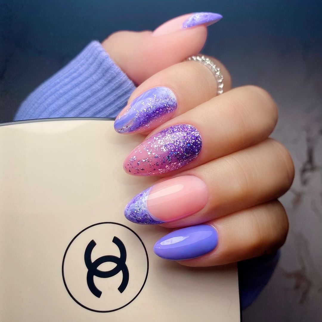 Cliomakeup-unghie-pantone-2022-very-peri-unghie-ovali