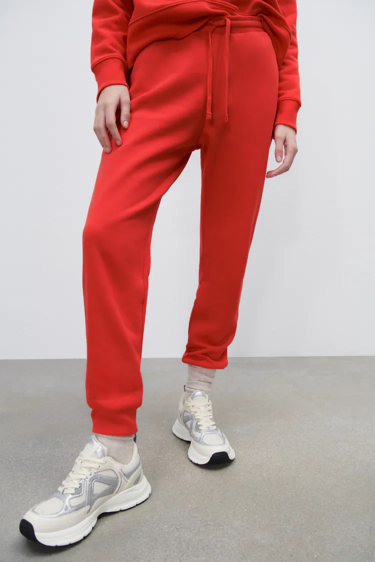 Cliomakeup-zara-primavera-2022-pantaloni-jogger-rosso