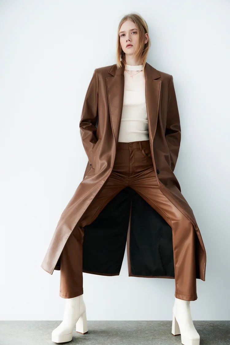 Cliomakeup-zara-primavera-2022-trench-effetto-pelle