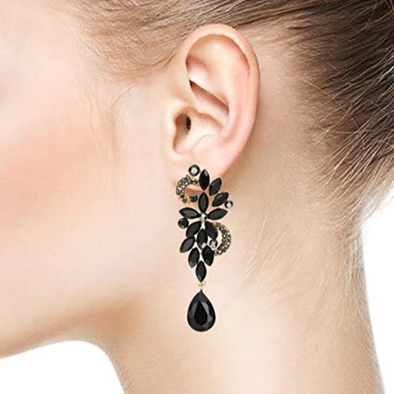 cliomakeup-gioielli-facial-shape-orecchini-chandelier