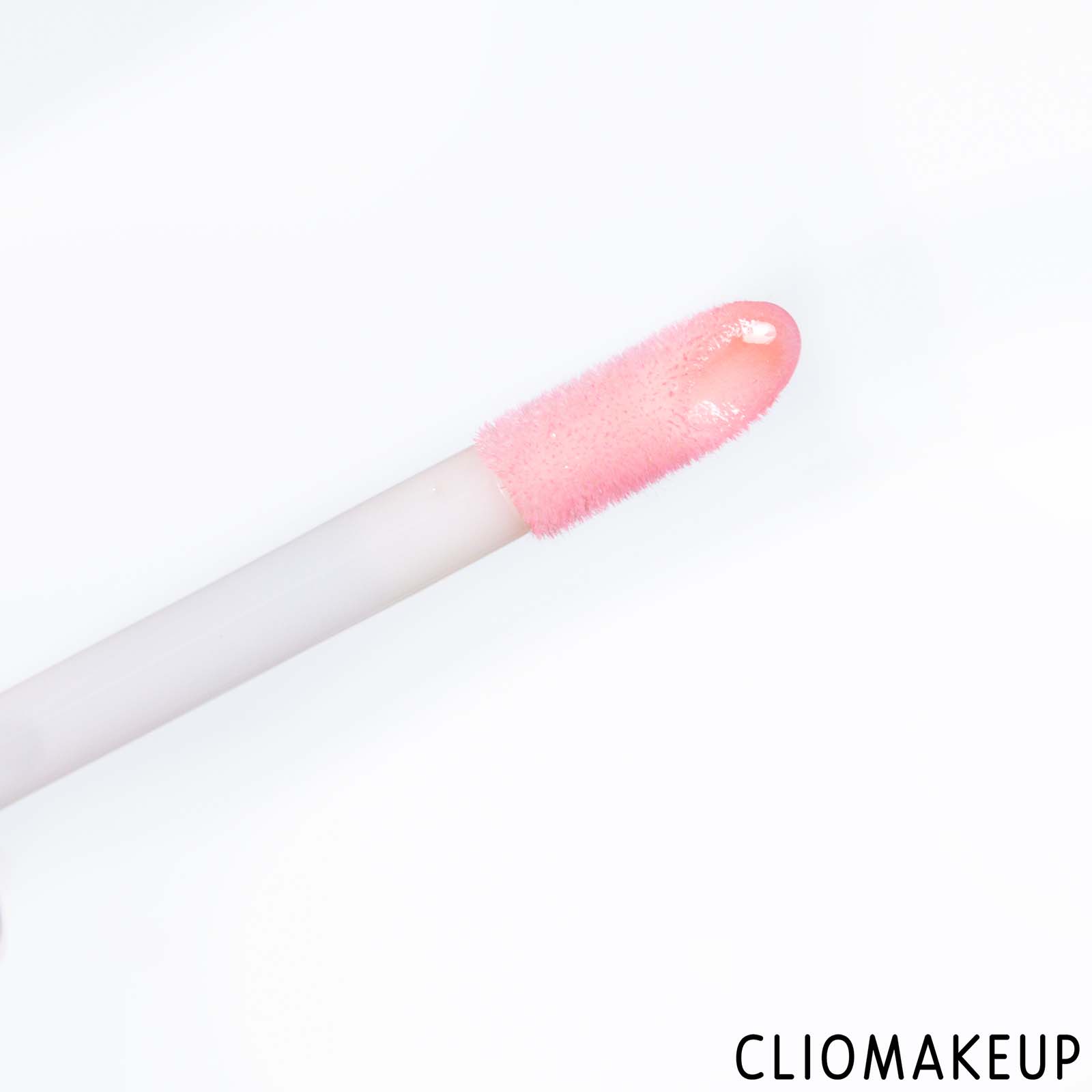 cliomakeup-recensione-gloss-revolution-pout-bomb-maxi-plump-plumping-lip-gloss-5