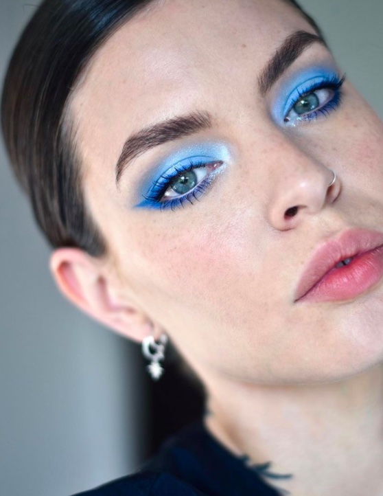 Cliomakeup-makeup-occhi-colorati-2022-trucco-azzurro