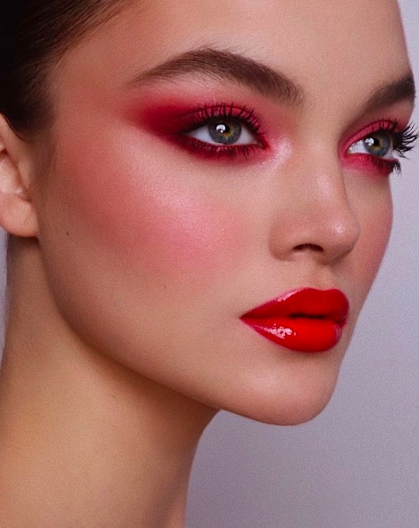Cliomakeup-makeup-occhi-colorati-2022-trucco-fucsia