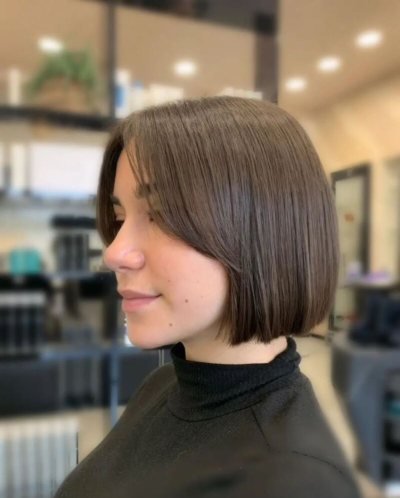 cliomakeup-caschetto-corto-curtain-bangs