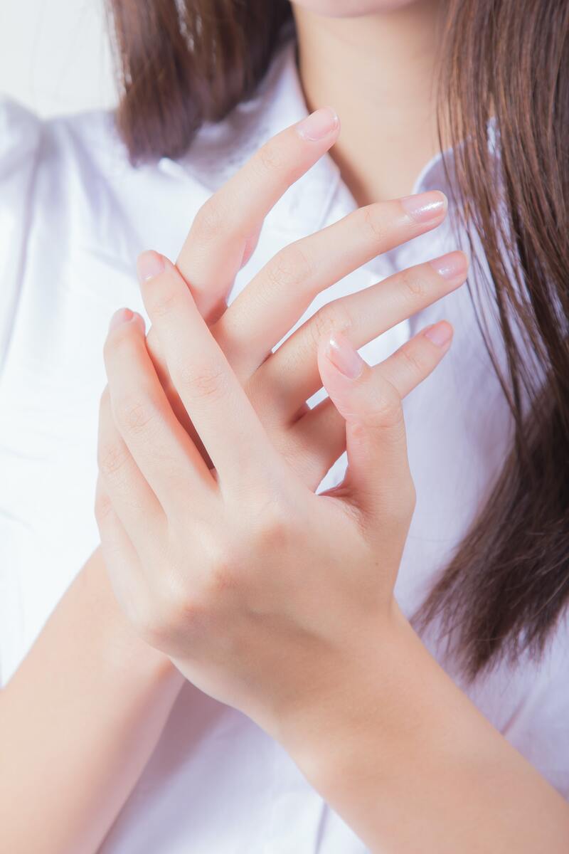 cliomakeup-come-ringiovanire-le-mani-crema-nutriente