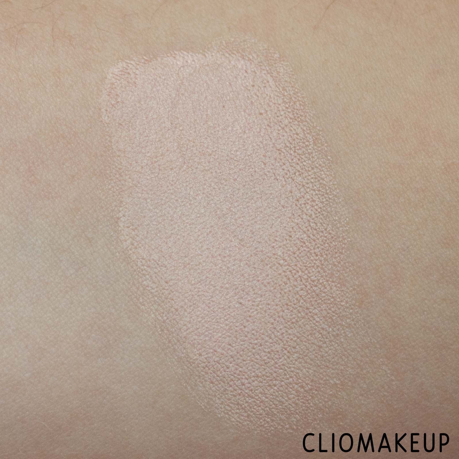 cliomakeup-recensione-correttore-benefit-bright-on-concealer-6
