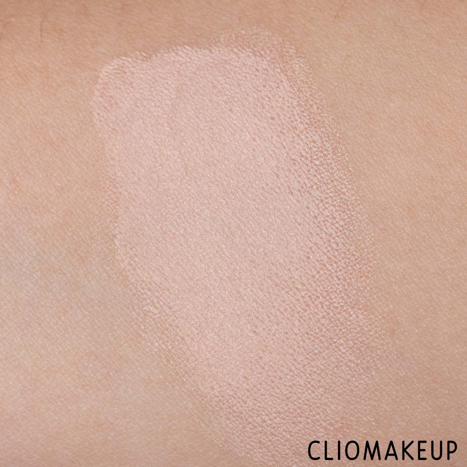 cliomakeup-recensione-correttore-benefit-bright-on-concealer-7