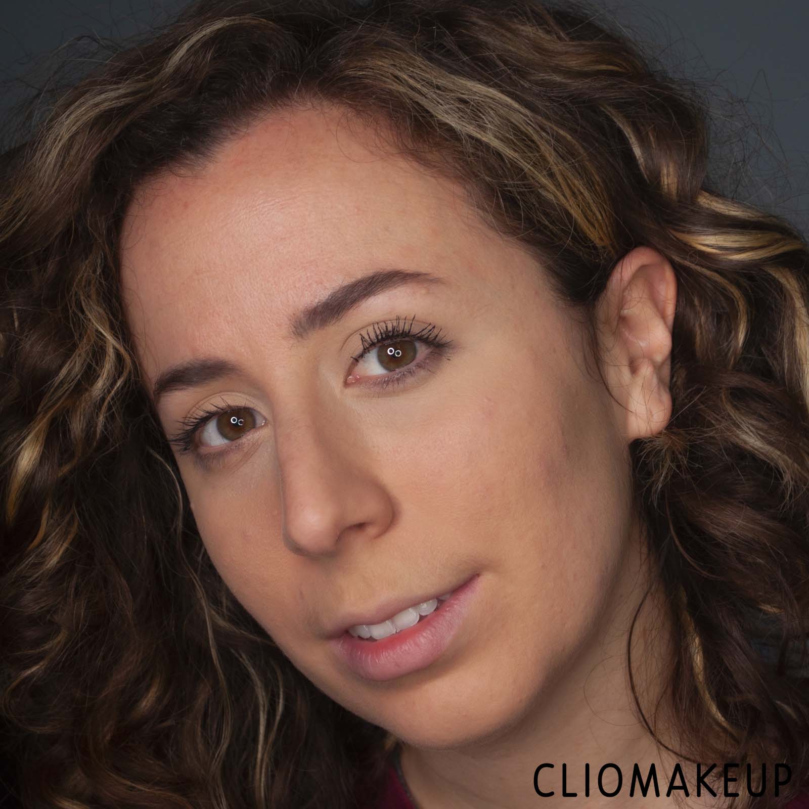 cliomakeup-recensione-mascara-fondotinta-one-size-turn-up-the-base-versatile-foundation-powder-11